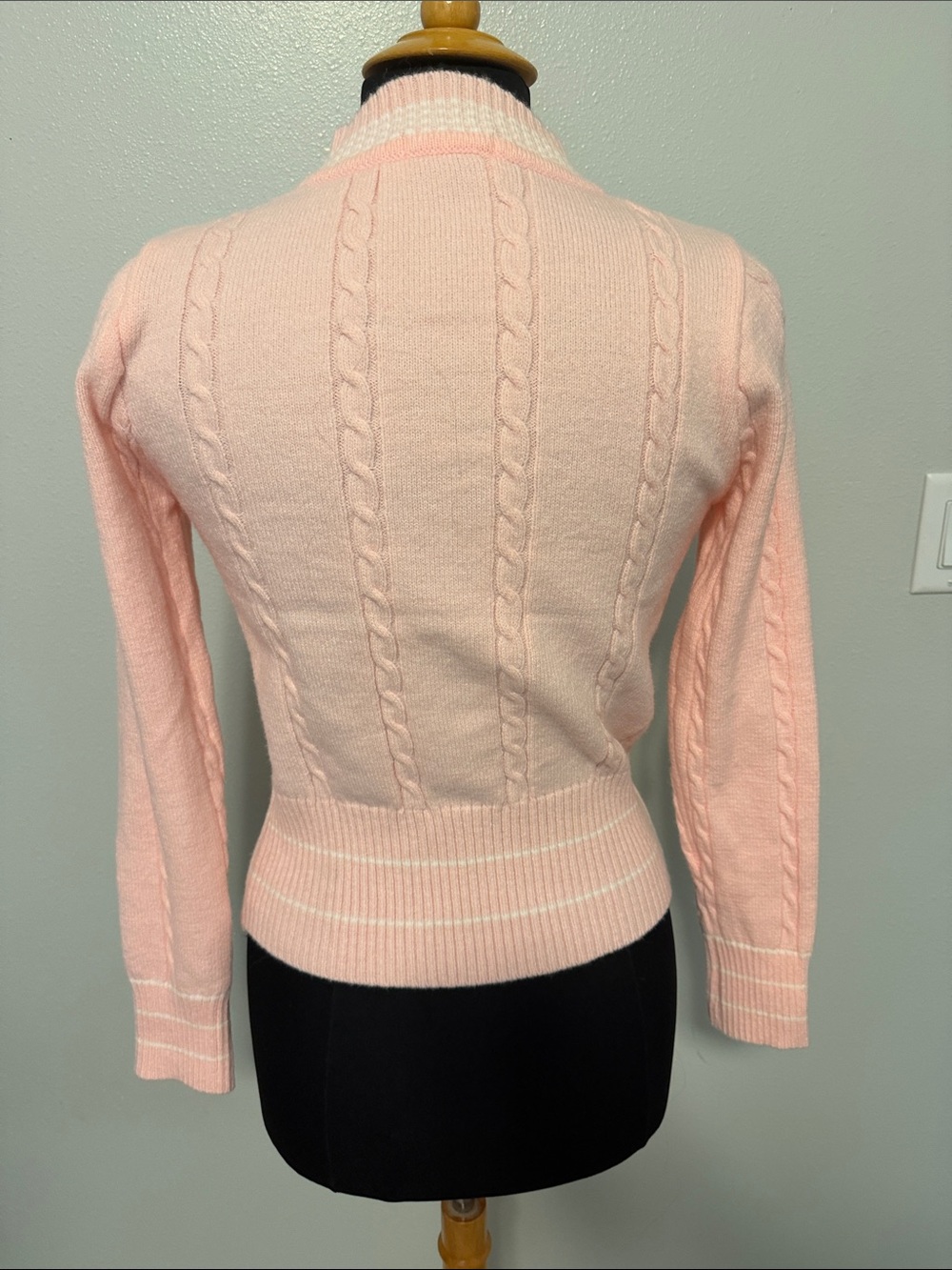 CHANEL Pink Cable Knit Crewneck Sweater with White CC Logo - Picture 5 of 5